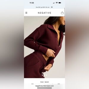 Negative Garnet Lounge Set